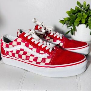 Vans Red and White Checkered Sneakers Unisex - Barely Worn